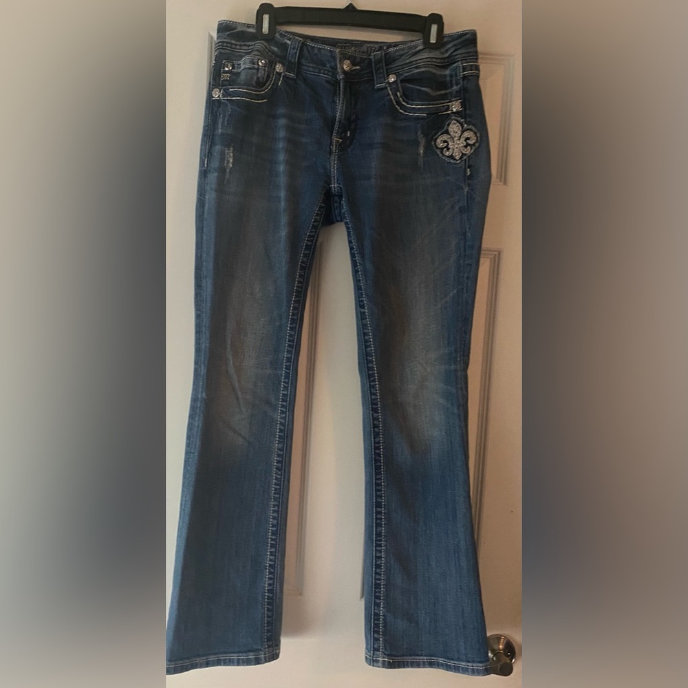 MISS ME BOOT CUT JEANS
SIZE 31